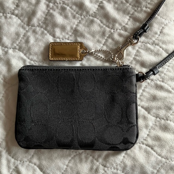 EUC Coach Black Signature Canvas Zip Top Wristlet with Tag No callouts - Picture 3 of 4